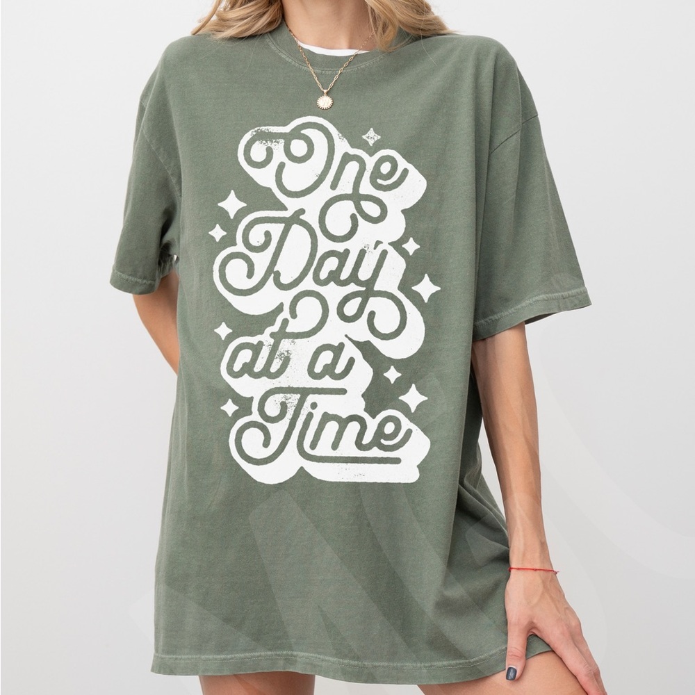 🚨 SALE 🚨 Comfort Colors One Day at a Time Distressed Graphic Tee
